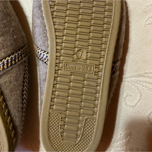 Slippers - Picture 5 of 5